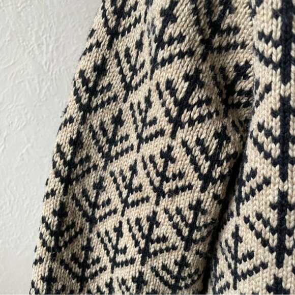 Vintage 90s Nordic inspired wool blend zip-up sweater is size small. - Picture 7 of 13